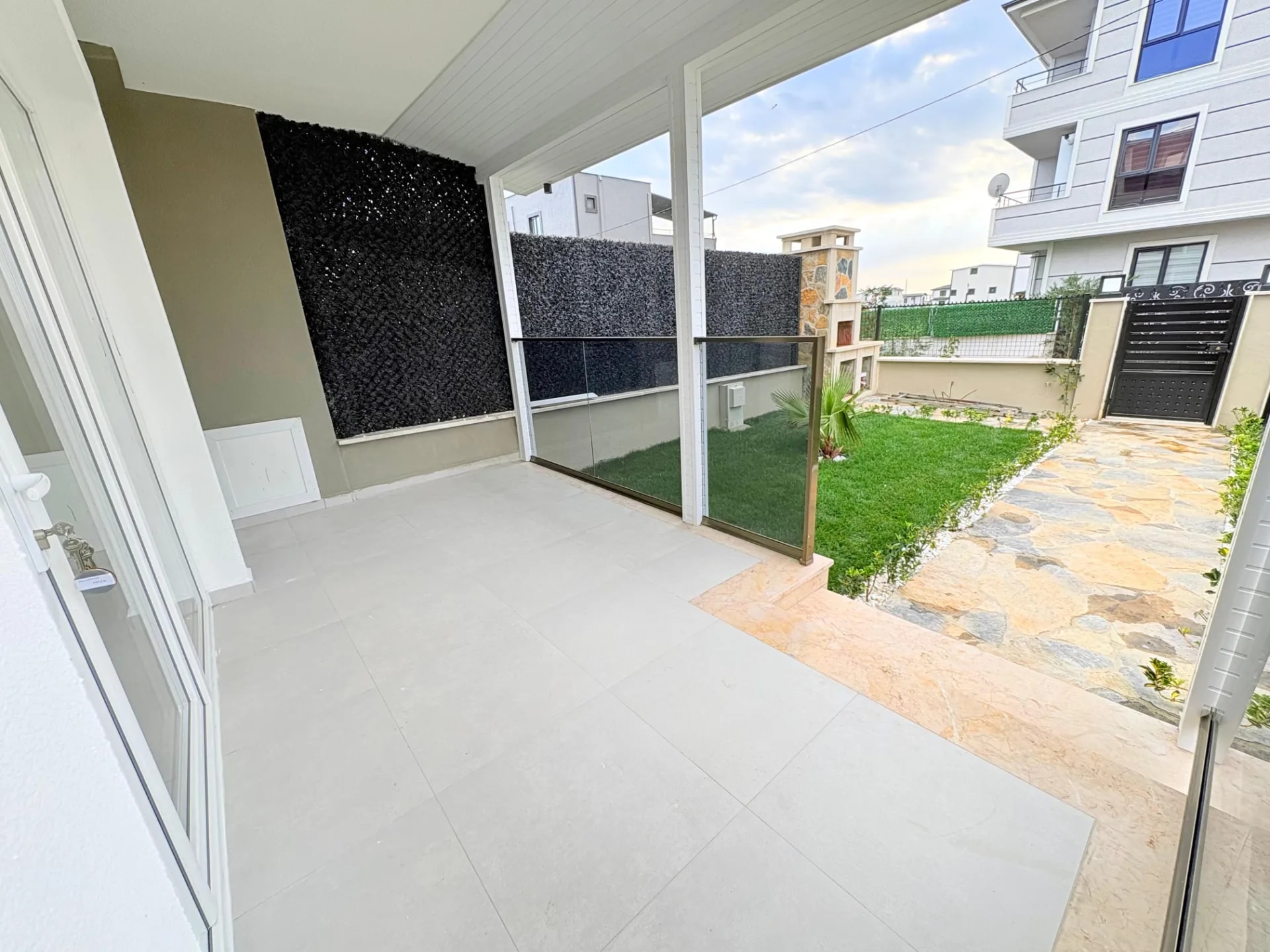 Yeniçiftlik’te Özel Tasarım Geniş Bahçeli İskanlı 4+1 Villa — fotoğraf 17