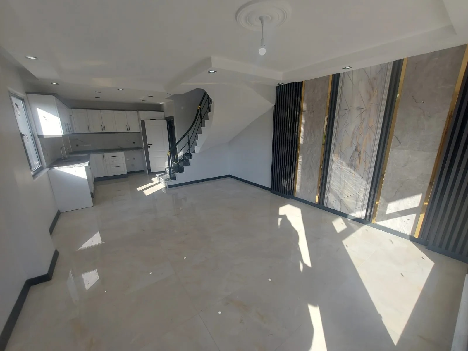 Yeniçiftlik’te Cem Evi Yakınında İskanlı 4+1 Yazlık Villa — fotoğraf 21