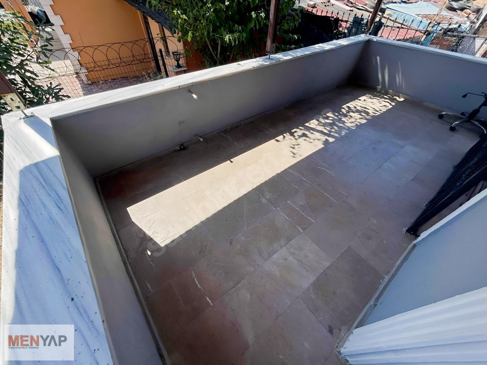 Yeniçiftlik’te Cadde Cepheli, Geniş Bahçeli 4+1 Tripleks Villa — fotoğraf 22