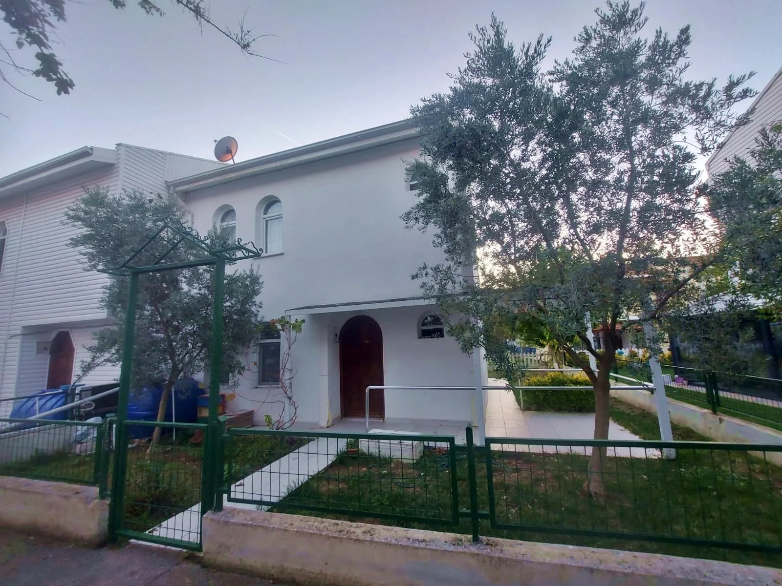 Marmaraereğlisi’nde Havuzlu, Güvenlikli Sitede 3+1 Yazlık Villa — fotoğraf 22