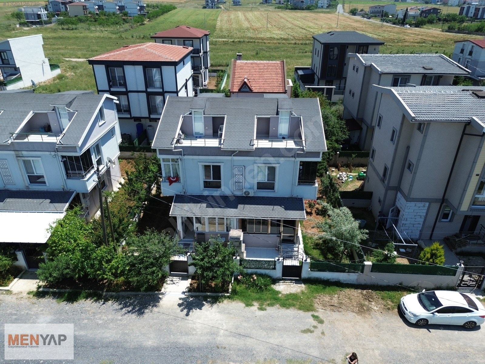 Yeniçiftlik Merkezde Bahçeli 3+1 Tripleks Yazlık Villa — fotoğraf 23