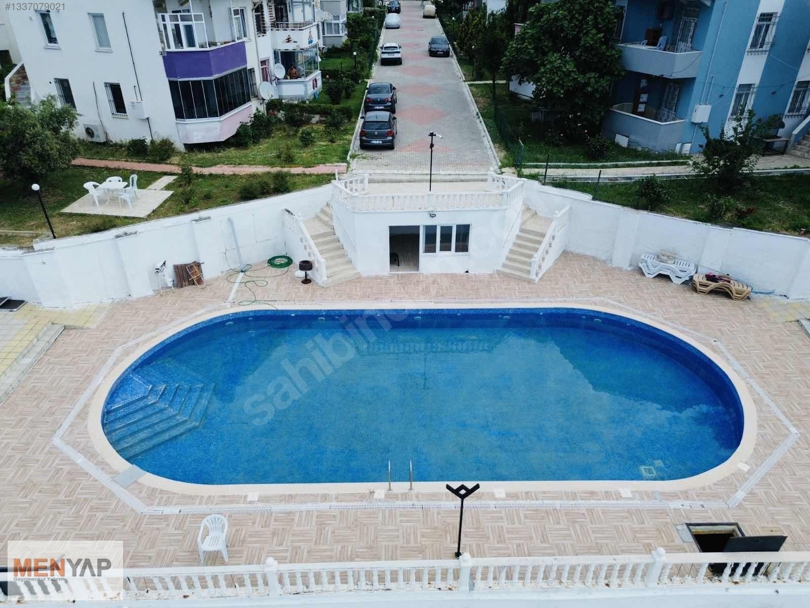 Yeniçiftlik’te Denize Sıfır Havuzlu Sitede Eşyalı 4+1 Dubleks Yazlık — fotoğraf 24
