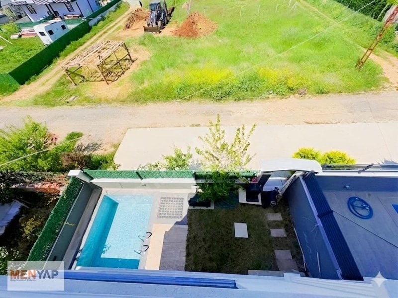 Yeniçiftlik’te Isıtmalı Havuzlu, Kış Bahçeli 4+1 Tripleks Villa — fotoğraf 27