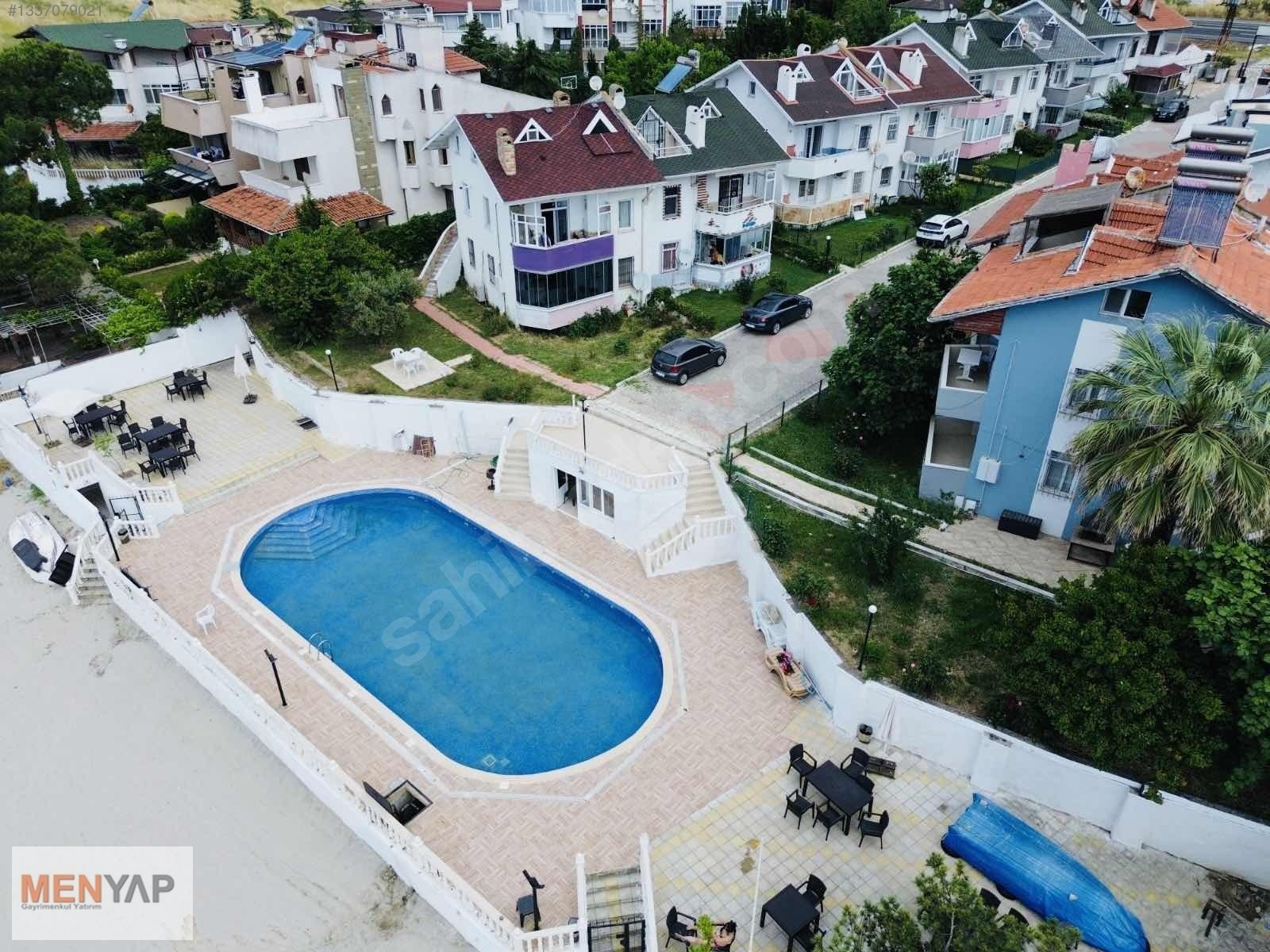 Yeniçiftlik’te Denize Sıfır Havuzlu Sitede Eşyalı 4+1 Dubleks Yazlık — fotoğraf 28