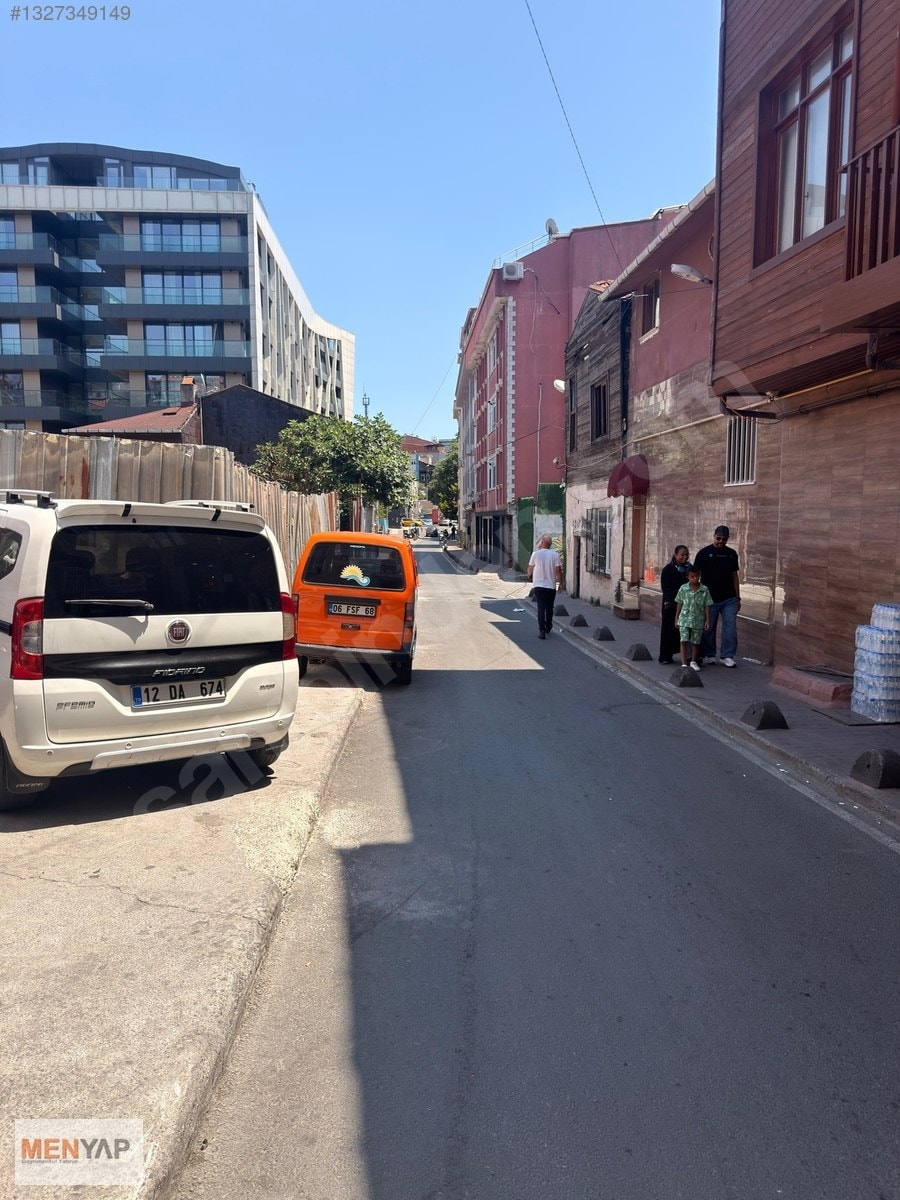 Beyoğlu Kasımpaşa’da 200 m² Kullanım Alanlı Satılık Dükkân — fotoğraf 31