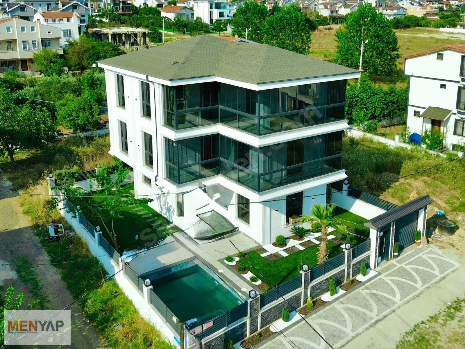 Yeniçiftlik Merkezde Denize Yürüme Mesafesinde Havuzlu 5+1 Villa — fotoğraf 46