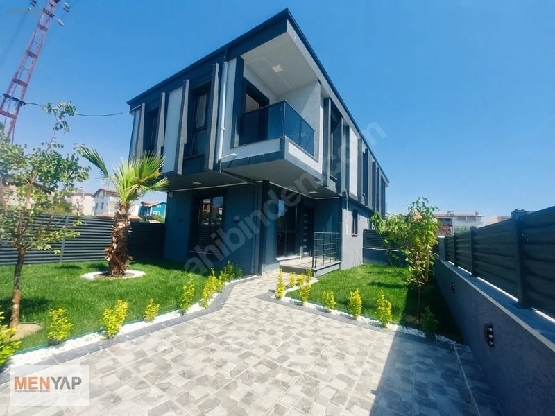 Yeniçiftlik’te Denize 450 Metre, Bahçeli 3+1 Dubleks Villa — fotoğraf 1