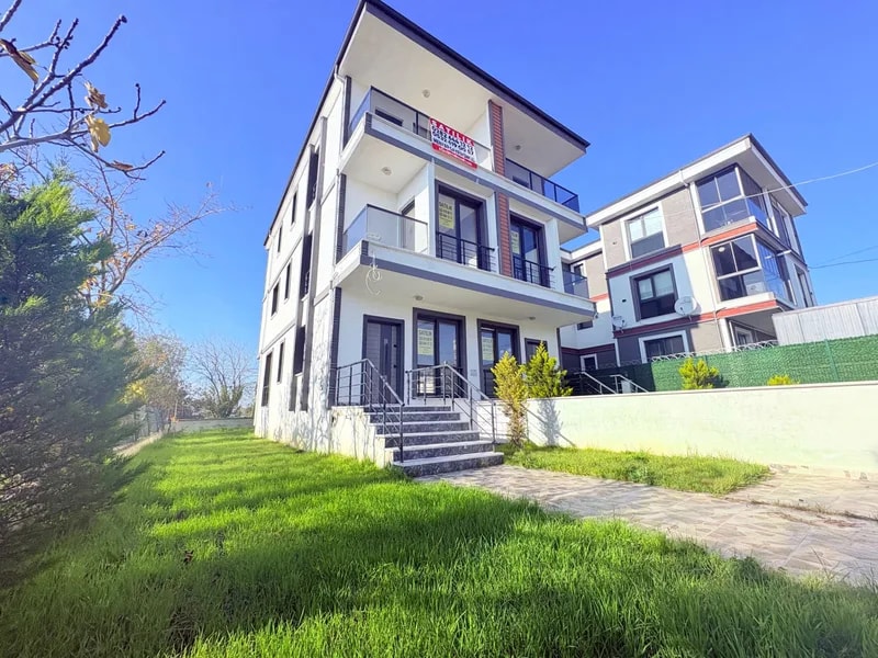 Yeniçiftlik’te Deniz Manzaralı, Müstakil Bahçeli 4+1 Villa — fotoğraf 1